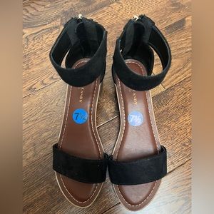 NWT sandals